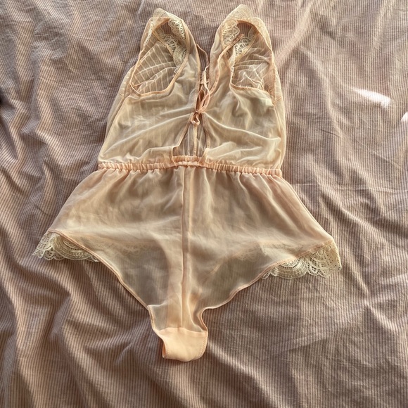 Auden peach teddy 🍑✨ - Picture 4 of 5